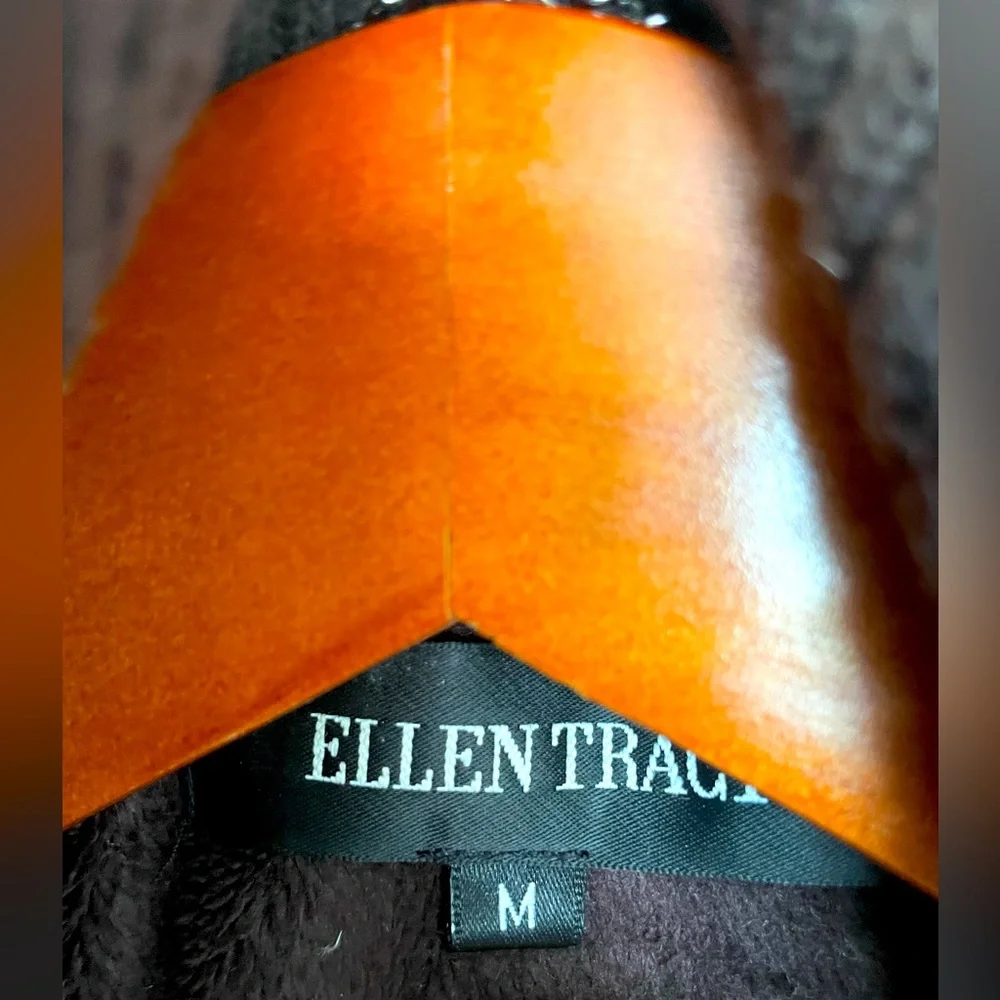 Ellen Tracy down puffer coat - Size M 
Satin and fleece lined 
Knee length - Picture 4 of 9